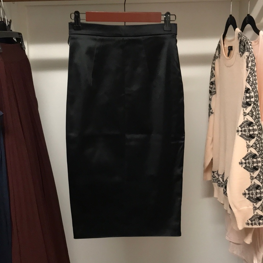 D & G high waisted satin skirt new without tags